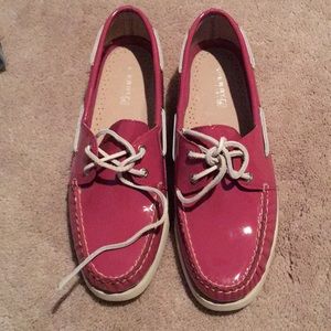 Sperry raspberry women’s boat shoe
